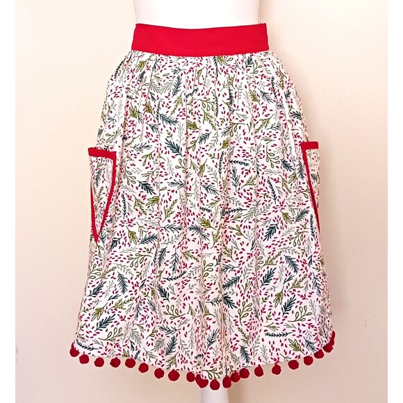 NEW Crate & Barrel Christmas Tie Back Apron Red Pom Pom Patch Pockets - Picture 3 of 8